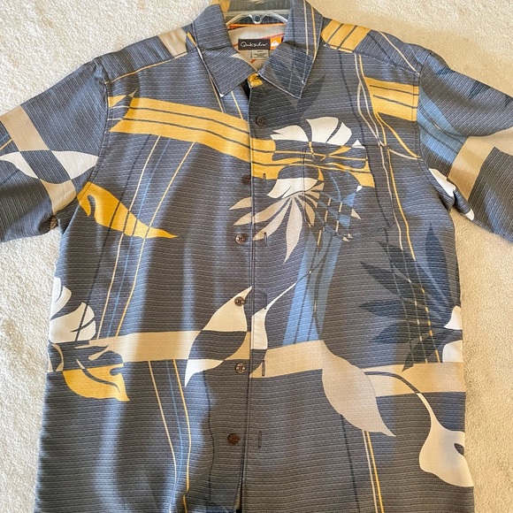 Quiksilver Other - Quicksilver Hawaiian Aloha shirt (S).  Gently used, in excellent condition.